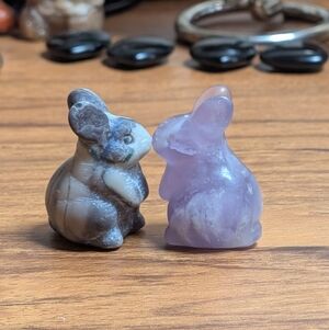 Mini Crystal Bunny Carvings -Drilled